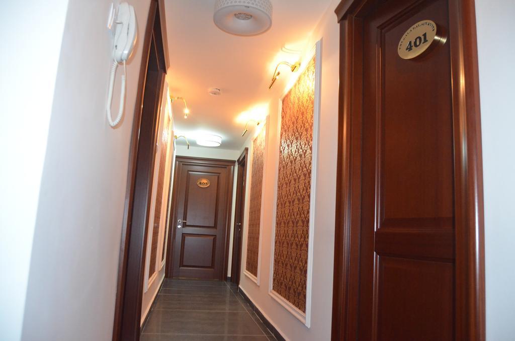 The Gala Palace Suits คาร์ส ห้อง รูปภาพ