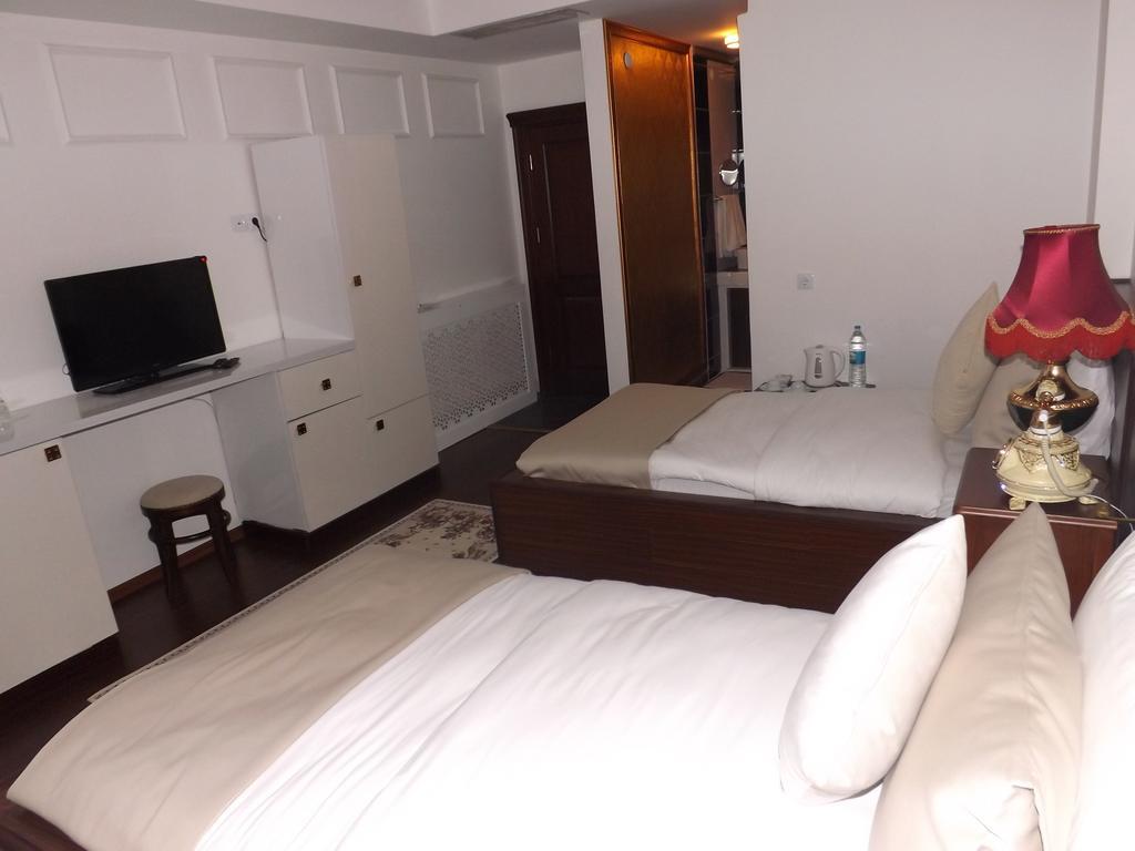 The Gala Palace Suits คาร์ส ห้อง รูปภาพ